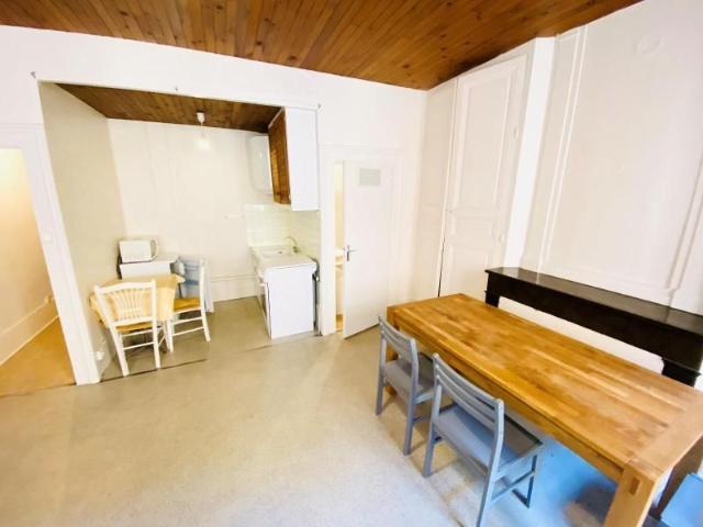 Location Appartement 1 pièce 27m² MACON 71000