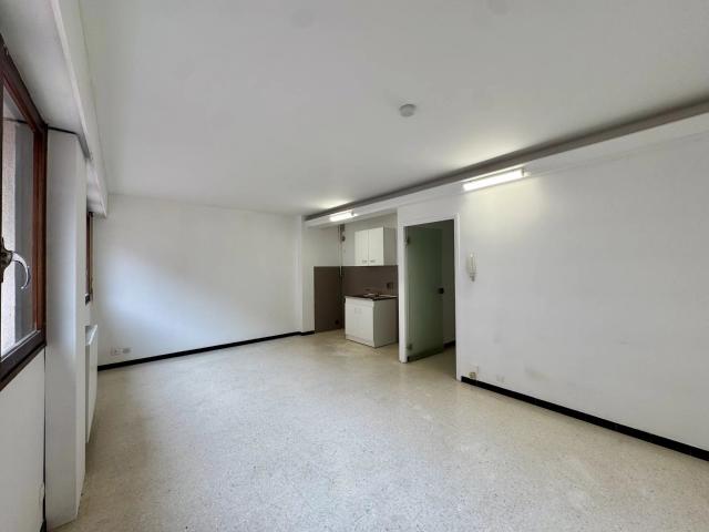 Location Appartement 1 pièce 27m² MARSEILLE 3ème