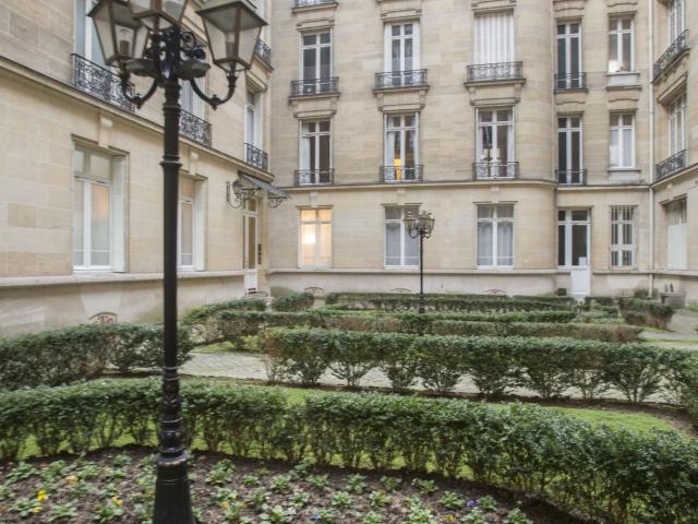 Location Appartement 1 pièce 27m² PARIS 16ème