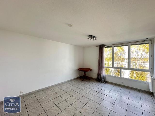 Location Appartement 1 pièce 27m² PERONNAS 01960