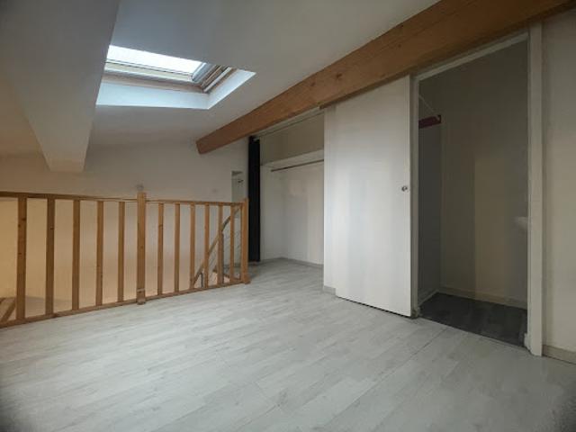 Location Appartement 1 pièce 28 m2 Pezenas