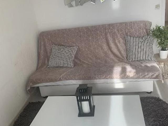 Location Appartement 1 pièce 28 m2 Saint Laurent du Var
