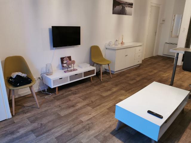 Location appartement 1 pièce, 28.00m², Rochefort