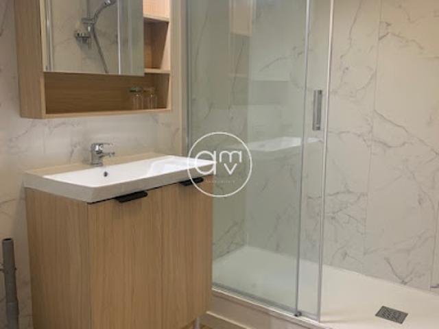 Location Appartement 1 pièce 28.18 m2 Hyeres