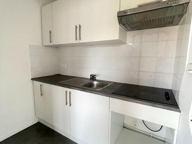 Location appartement 1 pièce, 28.12m², Viry Châtillon