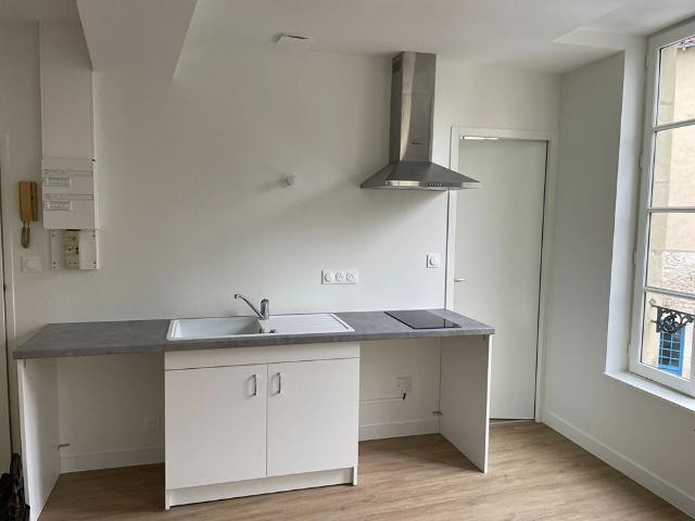 Location appartement 1 pièce, 28.87m², Fontenay le Comte