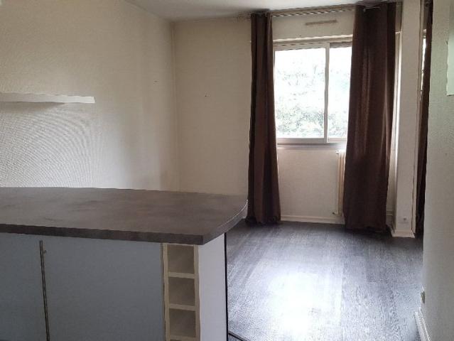 Location Appartement 1 pièce 28m² VILLEURBANNE 69100