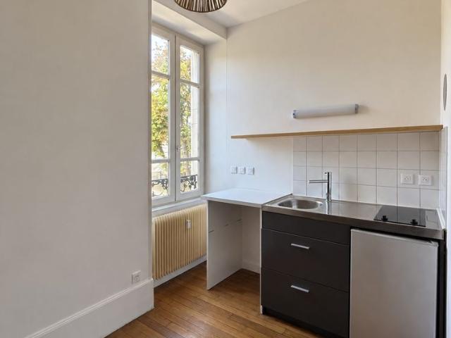 Location Appartement 1 pièce 28m² BEAUNE 21200