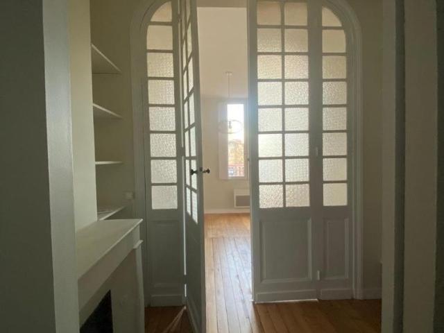 Location Appartement 1 pièce 28m² BORDEAUX 33000