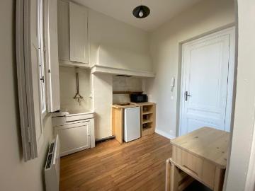 Location Appartement 1 pièce 28m² BORDEAUX 33000