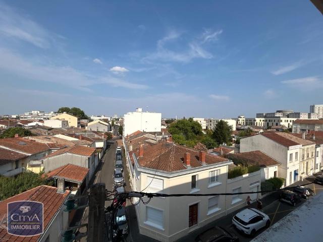 Location Appartement 1 pièce 28m² BORDEAUX 33000