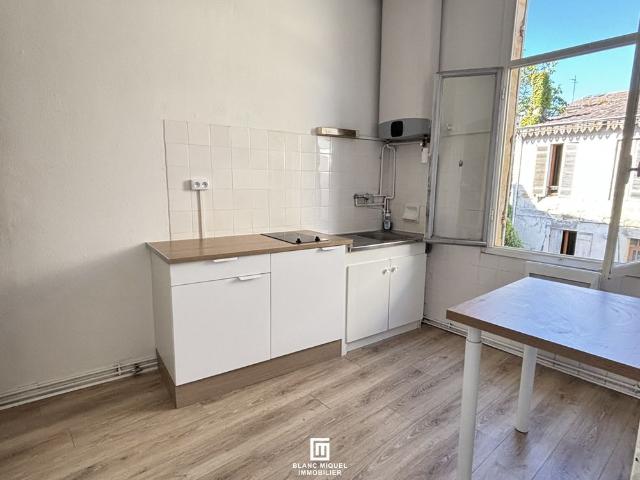 Location Appartement 1 pièce 28m² BORDEAUX 33000