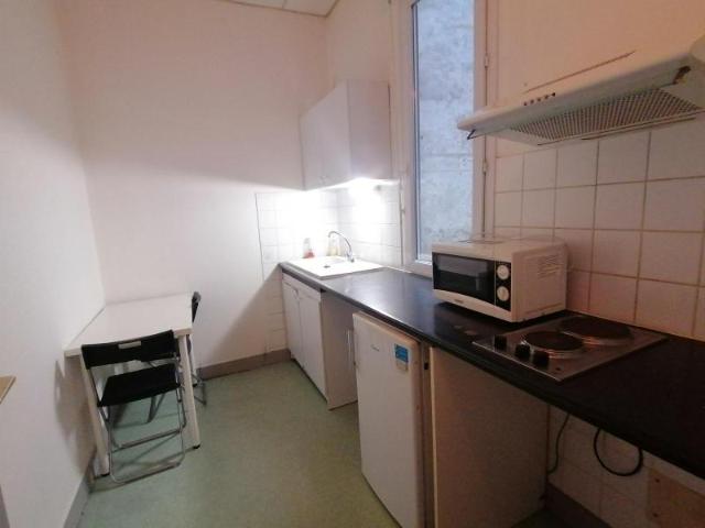 Location Appartement 1 pièce 28m² BORDEAUX 33800