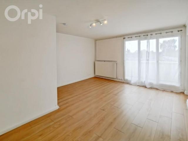 Location Appartement 1 pièce 28m² LE PLESSIS BELLEVILLE 60330