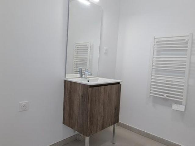 Location Appartement 1 pièce 28m² MONTEUX 84170