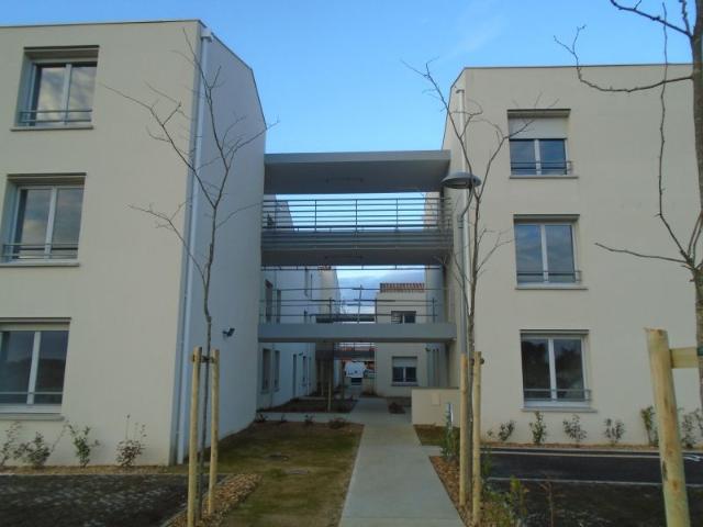 Location Appartement 1 pièce 28m² ST ANDRE DE CUBZAC 33240