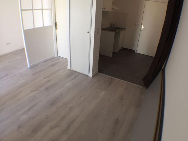 Location Appartement 1 pièce 28m² ST REMY LES CHEVREUSE 78470