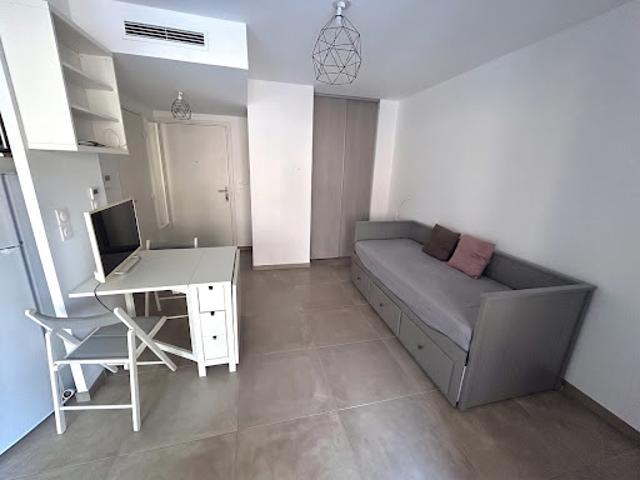 Location Appartement 1 pièce 29 m2 Marseille 6ème