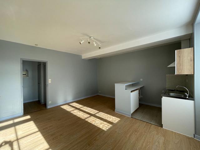 Location appartement 1 pièce, 29.41m², Fontenay le Comte