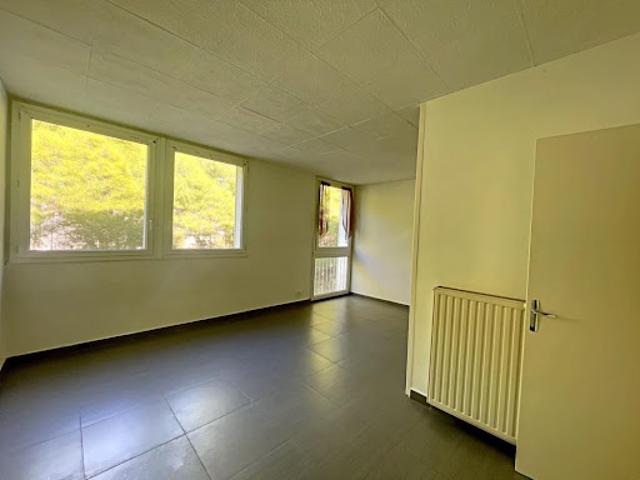 Location Appartement 1 pièce 29.8 m2 Marseille 8ème