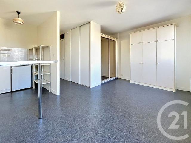 Location Appartement 1 pièce 29m² CLERMONT FERRAND 63000