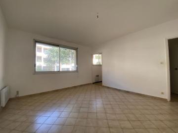 Location Appartement 1 pièce 29m² LES ANGLES 30133
