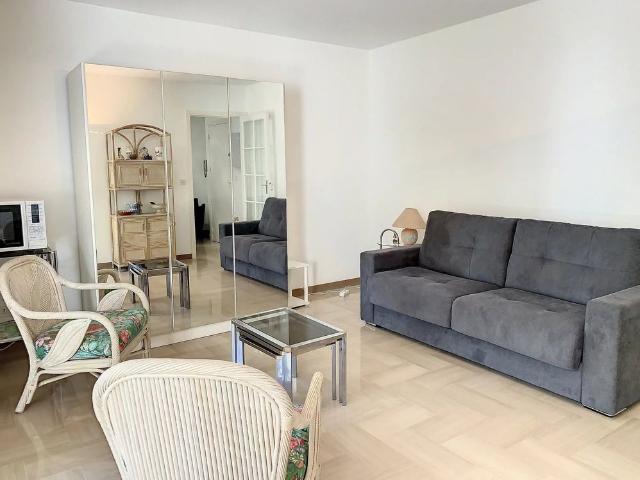 Location Appartement 1 pièce 29m² MOUGINS 06250