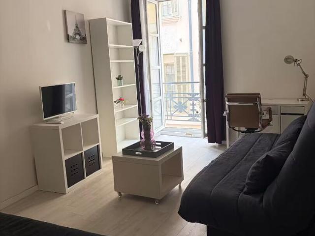 Location Appartement 1 pièce 29m² NIMES 30000