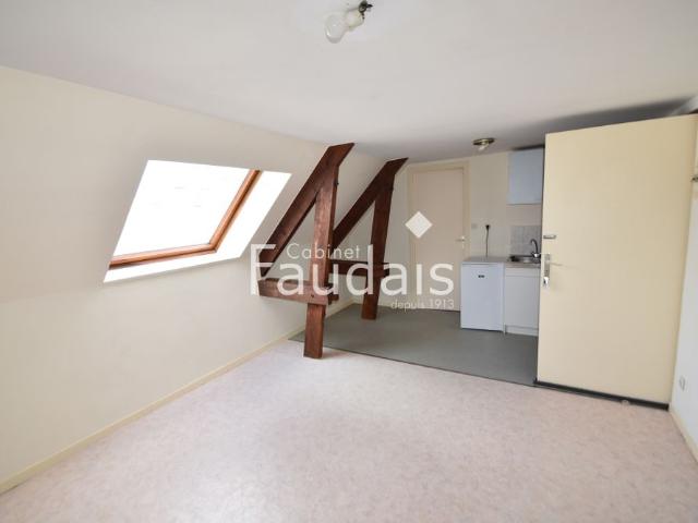 Location Appartement 1 pièce 29m² ST LO 50000