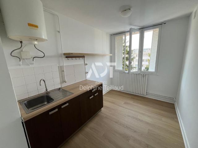 Location Appartement 1 pièce 29m² ST MARTIN D HERES 38400