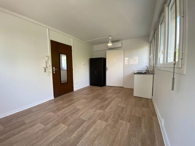 Appartement 1 pièce Saint Cyr l'École 20.00m² 672€ à louer