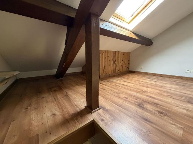 Location Appartement 1 pièce 20m² VONNAS 01540
