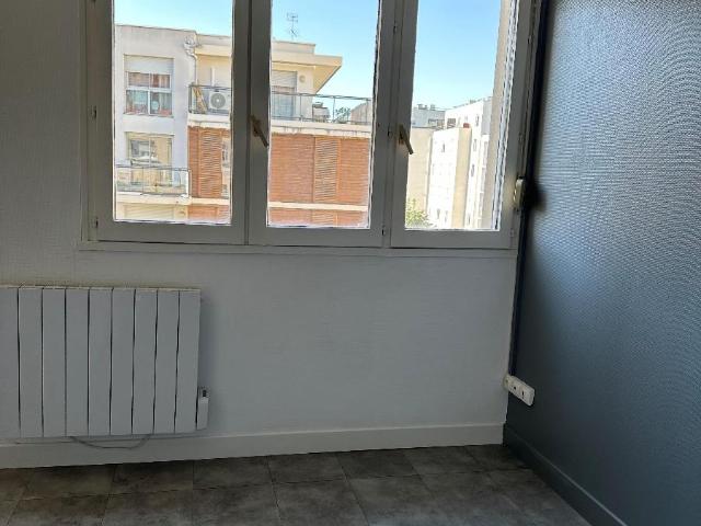 Location Appartement 1 pièce 20m² LYON 7ème