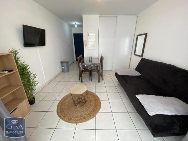 Location Appartement 1 pièce 20m² STE CLOTILDE 97490