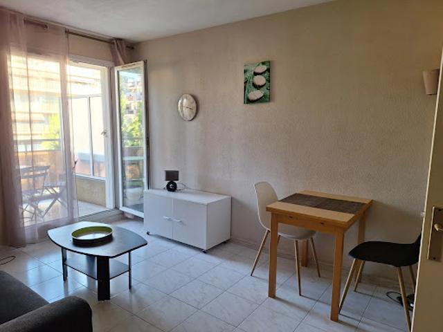 Location Appartement 1 pièce 21 m2 Nice
