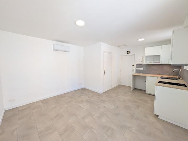 Location Appartement 1 pièce 21 m2 Cadenet