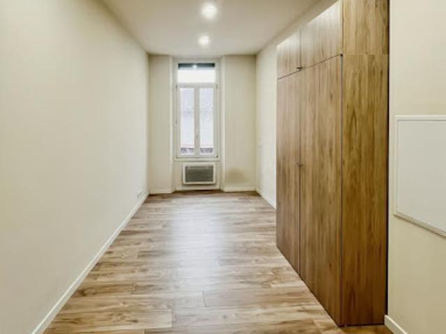 Location Appartement 1 pièce 21 m2 La Seyne sur Mer