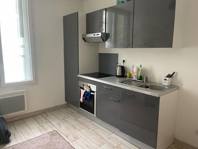 Location appartement 1 pièce, 21.30m², Nîmes