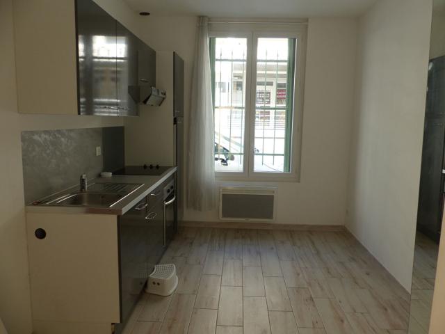 Location appartement 1 pièce, 21.57m², Nîmes