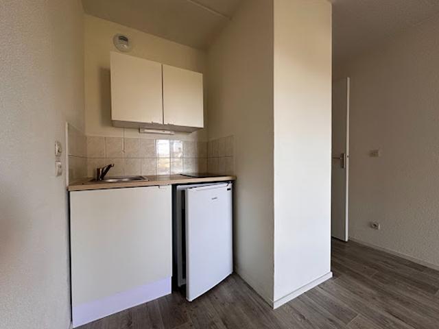 Location Appartement 1 pièce 21.77 m2 Chambery