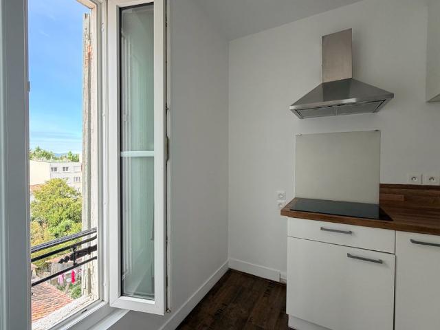 Location Appartement 1 pièce 21m² TOULON 83000