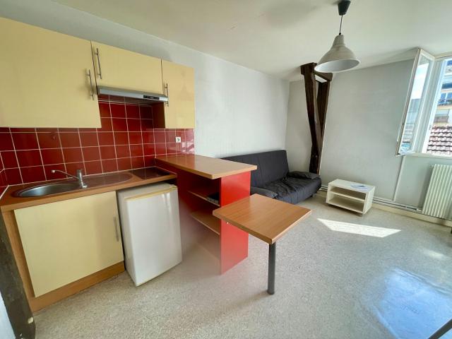 Location Appartement 1 pièce 21m² TOURS 37000