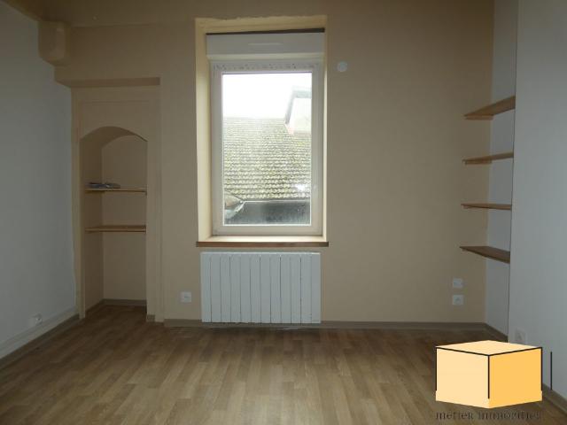 Location Appartement 1 pièce 21m² BELLEY 01300