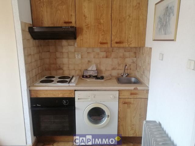 Location Appartement 1 pièce 21m² HYERES 83400
