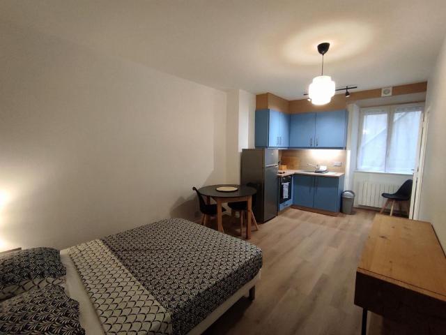 Location Appartement 1 pièce 21m² MILLAU 12100