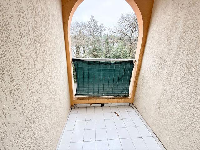 Location appartement 1 pièce, 22.58m², Nîmes