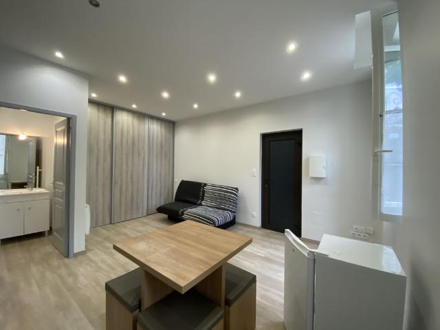 Location Appartement 1 pièce 22m² CASTELNAUDARY 11400