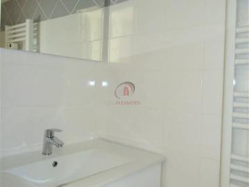 Location Appartement 1 pièce 22m² SIGNES 83870