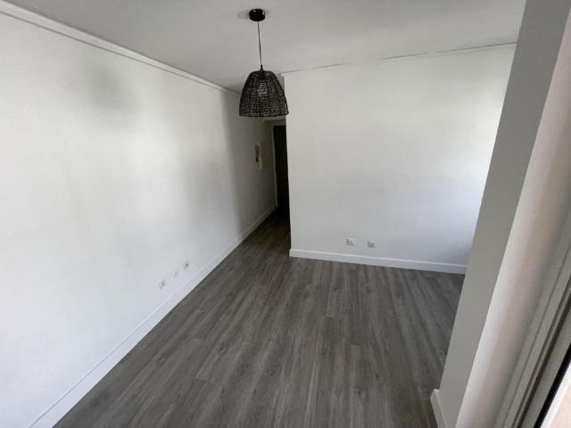 Location Appartement 1 pièce 22m² ST DENIS 97400