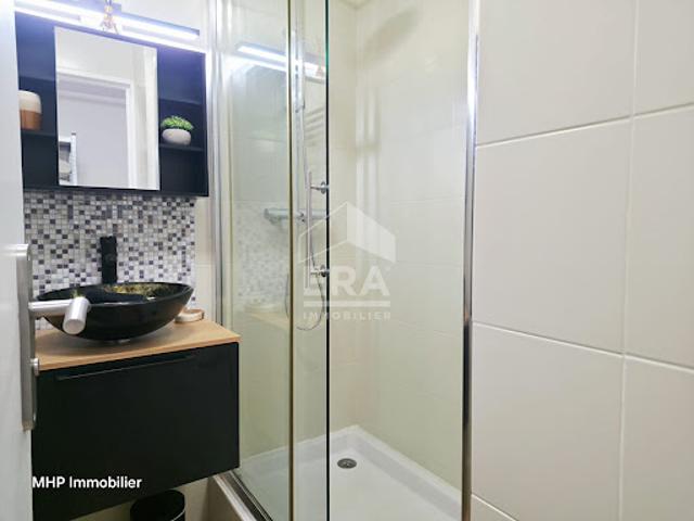 Location Appartement 1 pièce 23 m2 Antibes